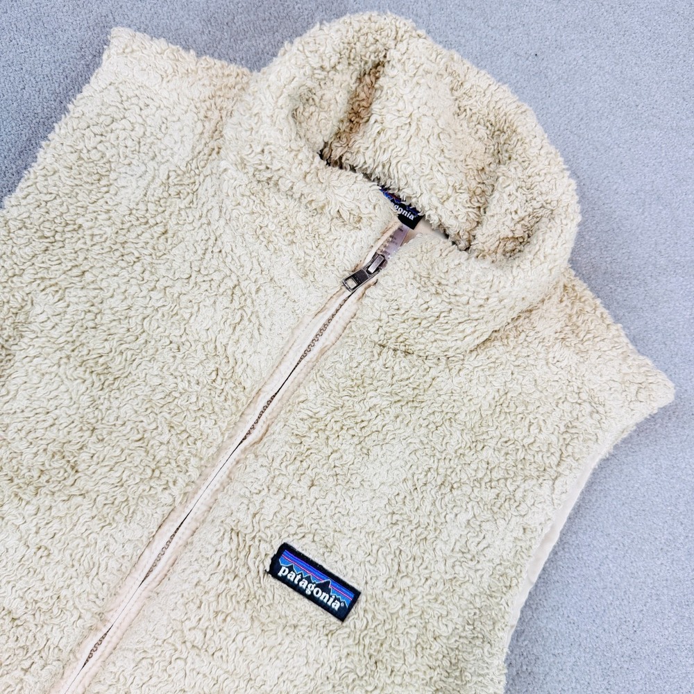 Patagonia Vest Womens Sz M Beige Sherpa Fleece Full Zip Pockets High Neck Lined